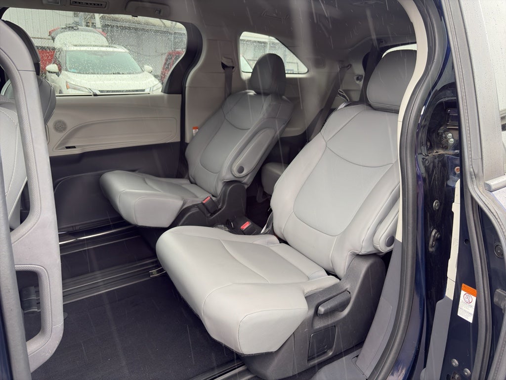 2022 Toyota Sienna XLE