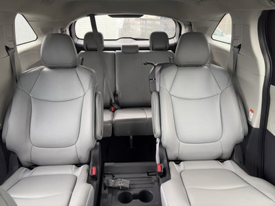 2022 Toyota Sienna XLE