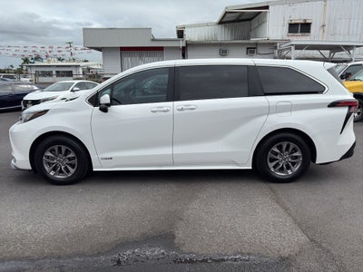 2021 Toyota Sienna LE