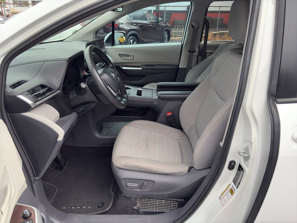 2021 Toyota Sienna LE