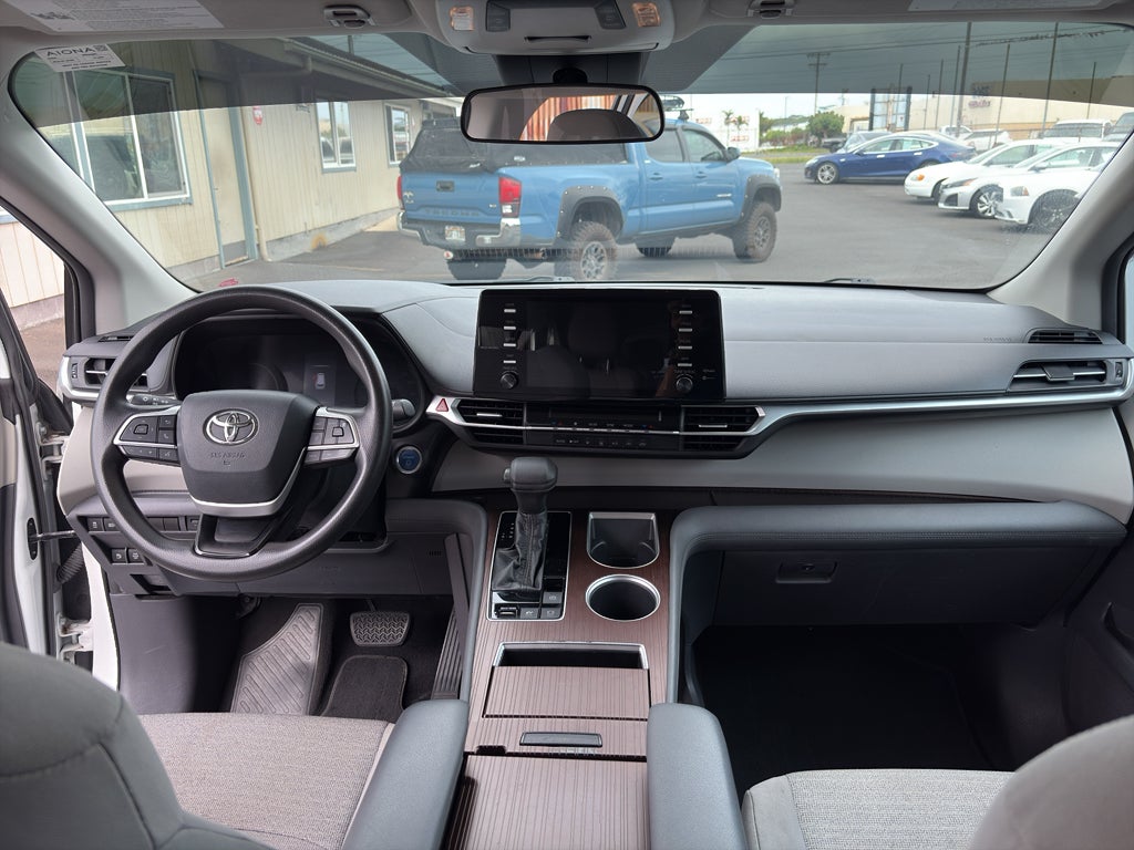 2021 Toyota Sienna LE