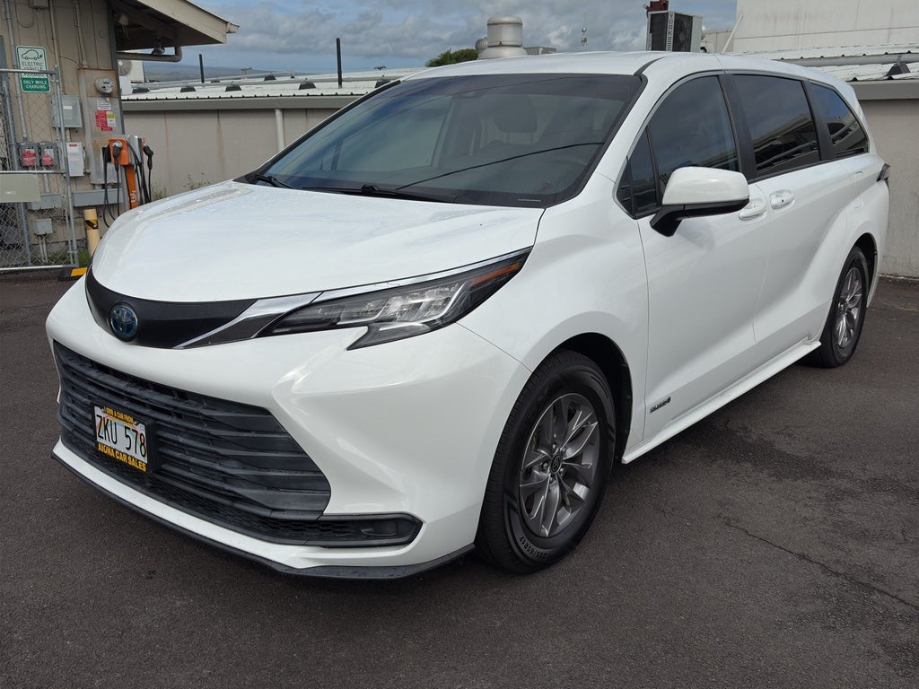 2021 Toyota Sienna LE