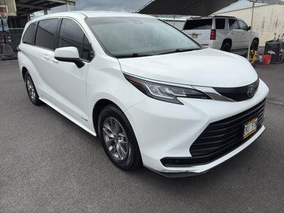 2021 Toyota Sienna LE