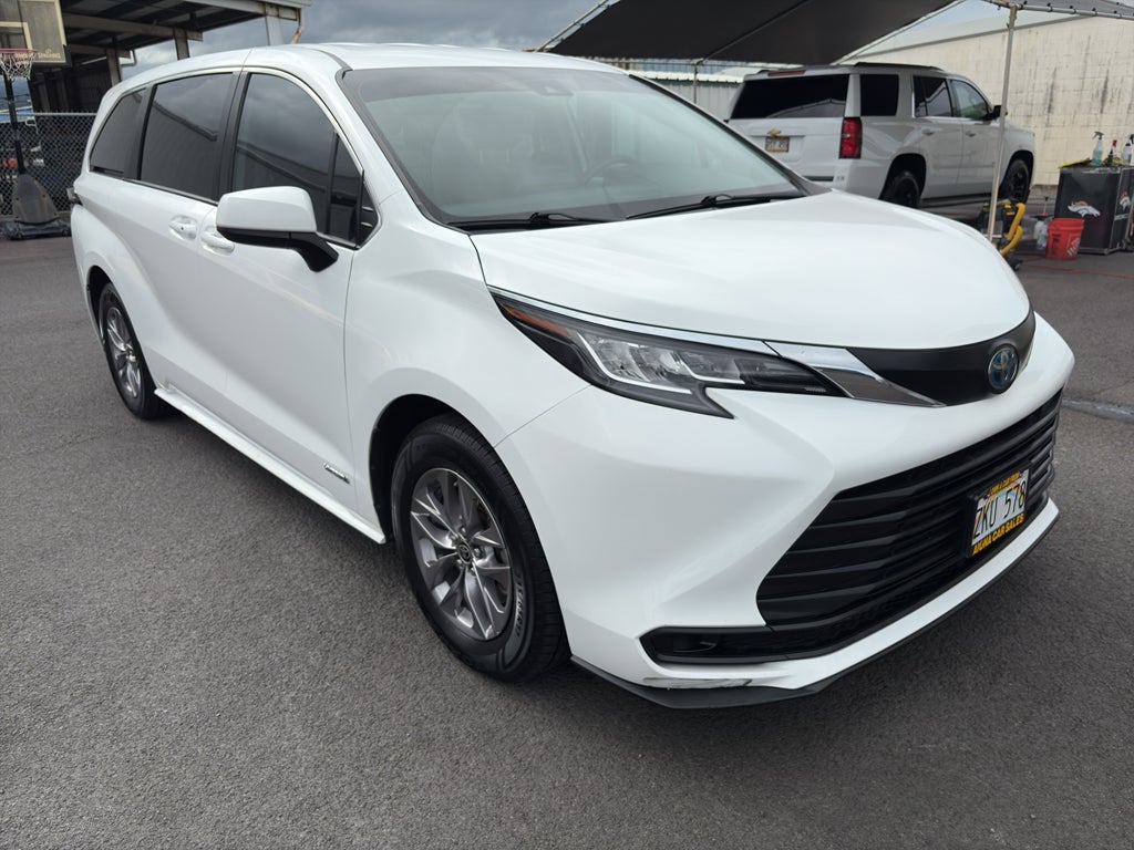 2021 Toyota Sienna LE