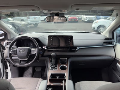 2021 Toyota Sienna LE