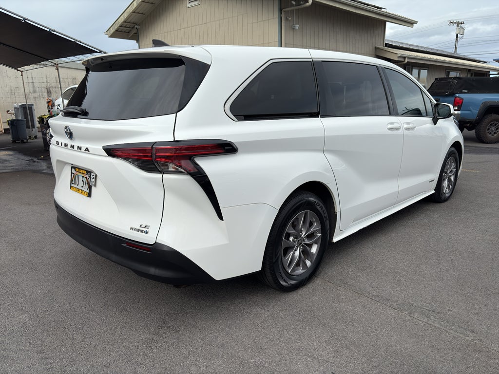 2021 Toyota Sienna LE