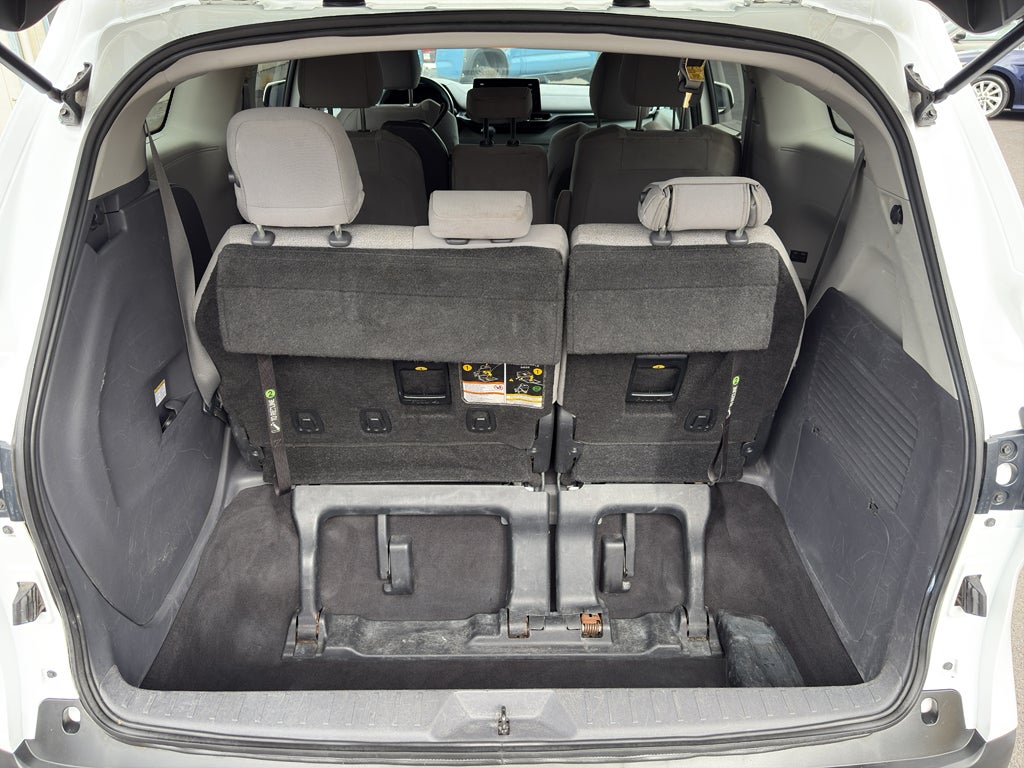 2021 Toyota Sienna LE